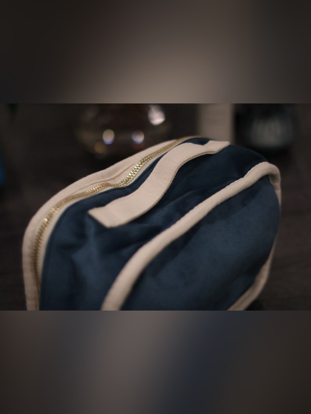 Sézane x La Rosée Limited Edition Blue Velvet Vanity Case - Picture 4 of 9